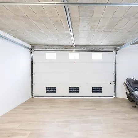 House With Pool And Panoramic View Of Vakantiehuis Bilbao