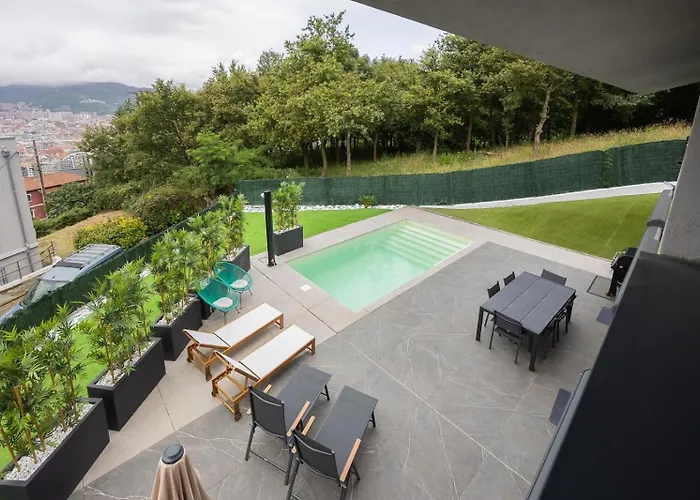 House With Pool And Panoramic View Of Dom wakacyjny Bilbao