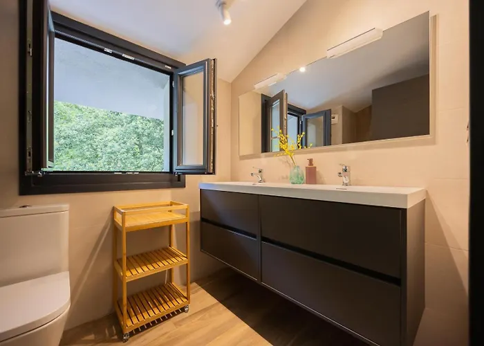 House With Pool And Panoramic View Of