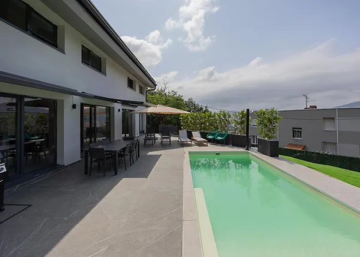 House With Pool And Panoramic View Of Bilbao